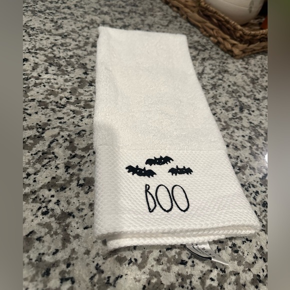 Rae Dunn BOO hand towel set - Picture 1 of 1